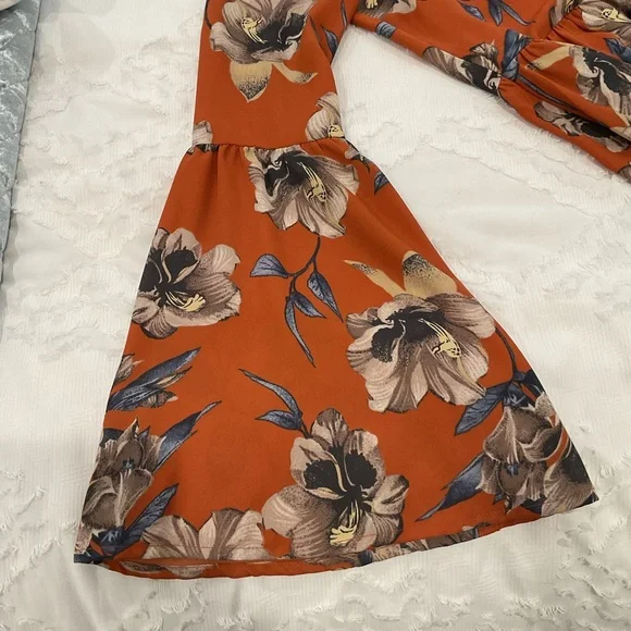 🔴M GIRLS V BACK FLORAL TOP🔴 - Picture 8 of 9